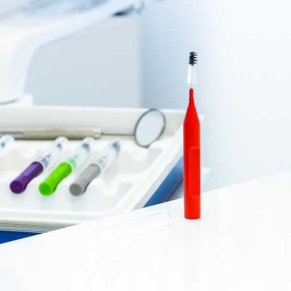 MonoCompact rouge (ISO 4) - brossette interdentaire